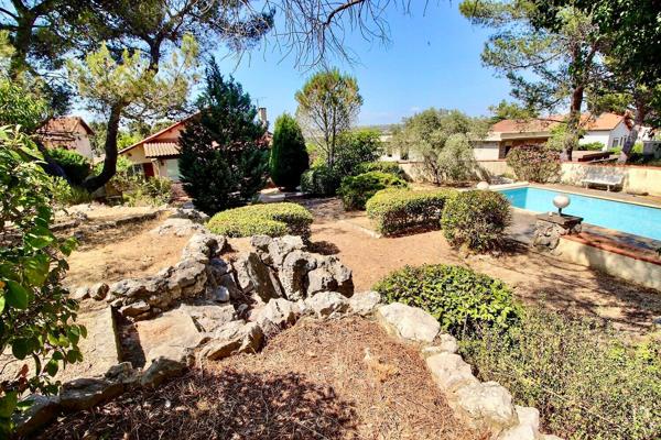 Marigane- Maison  de 4 pieces d une surface de 130 m2 sur une parcelle de 1 466 m2 avec piscine.