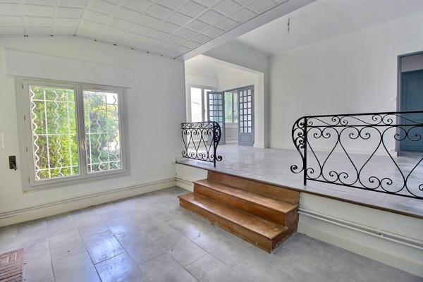 Marigane- Maison  de 4 pieces d une surface de 130 m2 sur une parcelle de 1 466 m2 avec piscine.