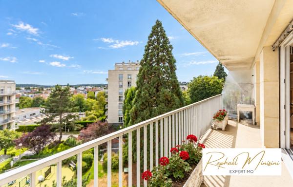 Versailles, appartement de 119 m2 en étage élevé, 4 chambres et balcon