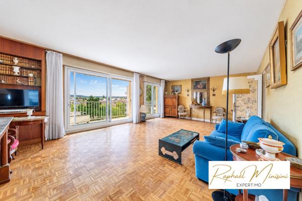 Versailles, appartement de 119 m2 en étage élevé, 4 chambres et balcon