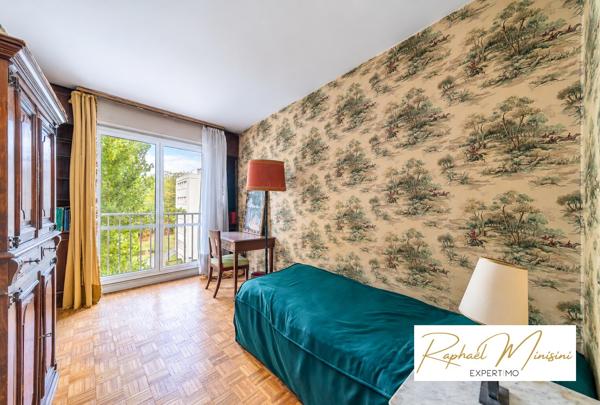 Versailles, appartement de 119 m2 en étage élevé, 4 chambres et balcon