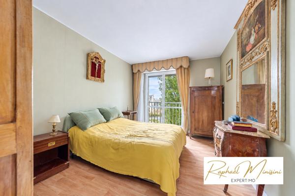 Versailles, appartement de 119 m2 en étage élevé, 4 chambres et balcon