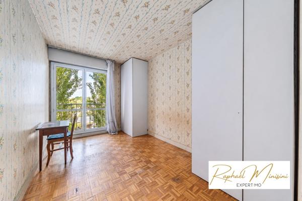 Versailles, appartement de 119 m2 en étage élevé, 4 chambres et balcon