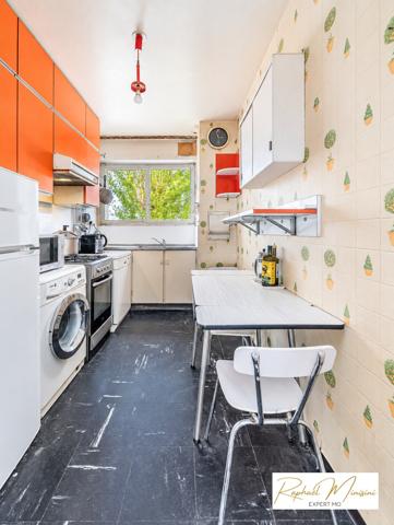 Versailles, appartement de 119 m2 en étage élevé, 4 chambres et balcon