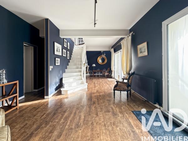 Maison à vendre 8 pièces 279,5 m² Santeny