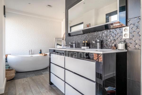 Maison à vendre P6 FONTENAY SOUS BOIS (94) au cœur des Rigollots, 215 m² avec jardin arboré, terrasses et balcons