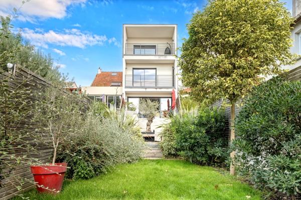 Maison à vendre P6 FONTENAY SOUS BOIS (94) au cœur des Rigollots, 215 m² avec jardin arboré, terrasses et balcons