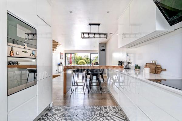 Maison à vendre P6 FONTENAY SOUS BOIS (94) au cœur des Rigollots, 215 m² avec jardin arboré, terrasses et balcons