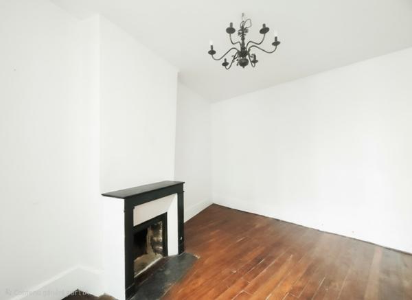 Appartement à vendre 265 000 € Paris 18 2 p 33 m² DPE E