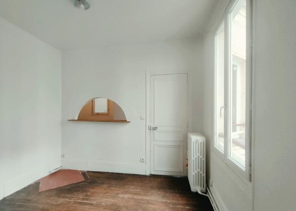Appartement à vendre 265 000 € Paris 18 2 p 33 m² DPE E