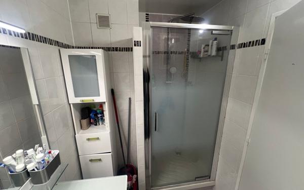 Appartement à vendre    4 pièces • 72,01 m2 Le Bourget