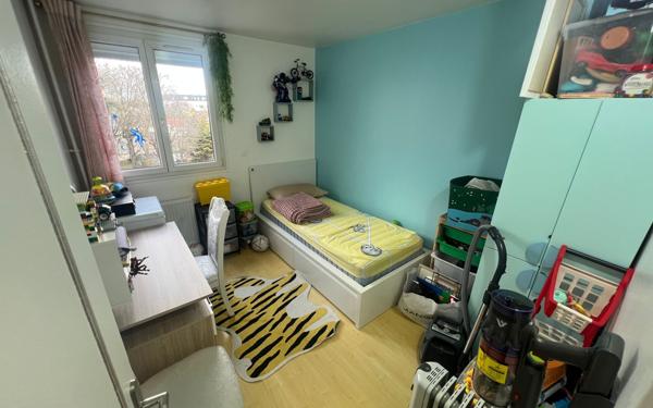 Appartement à vendre    4 pièces • 72,01 m2 Le Bourget