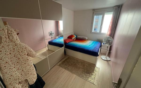 Appartement à vendre    4 pièces • 72,01 m2 Le Bourget