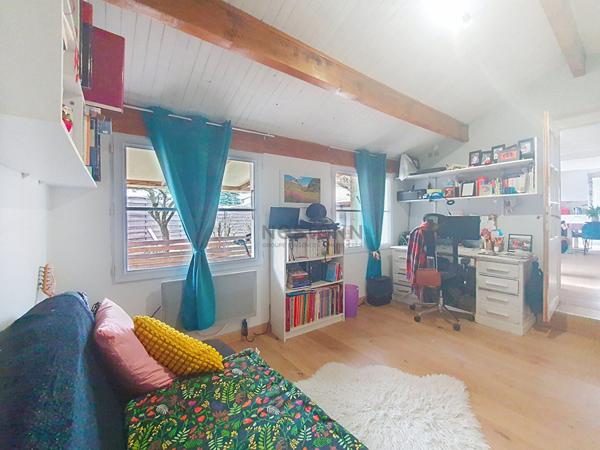 Exclusif : Maison de caractère avec piscine à Villette D Anthon proche toutes commodités