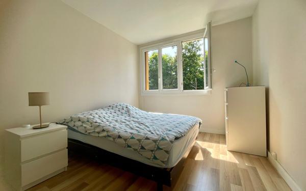 Appartement à vendre    4 pièces • 57,47 m2 Viroflay