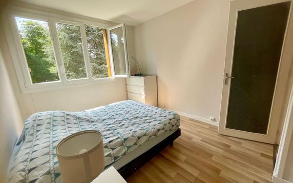 Appartement à vendre    4 pièces • 57,47 m2 Viroflay