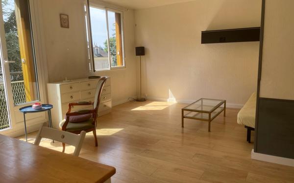 Appartement à vendre    4 pièces • 57,47 m2 Viroflay