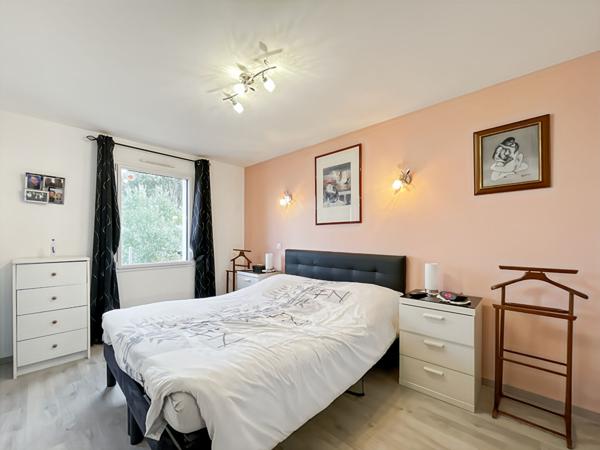 Maison récente de type 4 avec garage et piscine