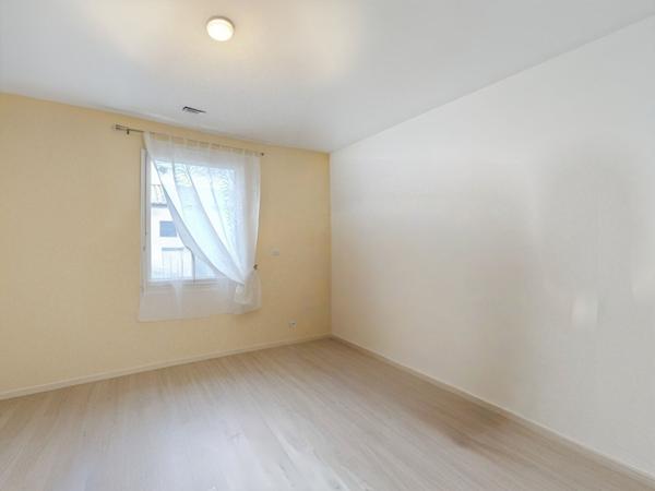 Maison récente de type 4 avec garage et piscine