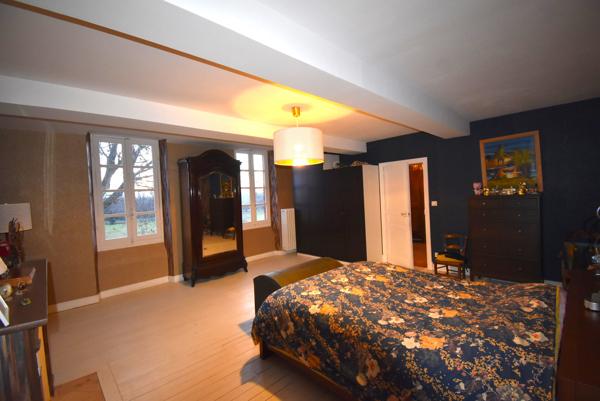 - CORPS DE FERME - 379m2 Cintegabelle (31550)
