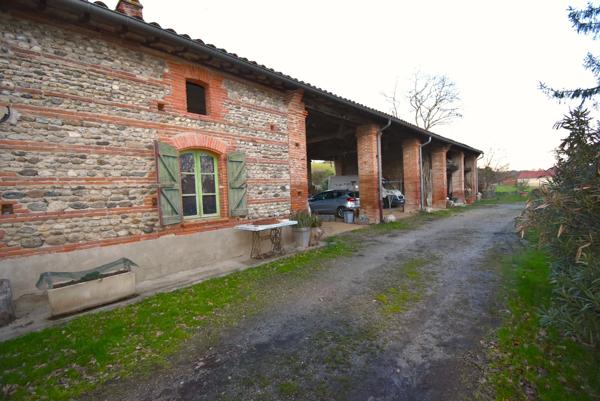 - CORPS DE FERME - 379m2 Cintegabelle (31550)