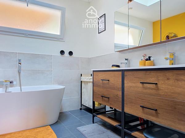 Maison 5 pièce(s) 3 chambre(s) 162 m²