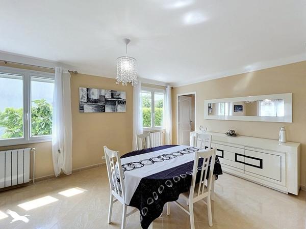 Maison 455 000 € Les Clayes-sous-Bois 5 p 135 m² DPE D