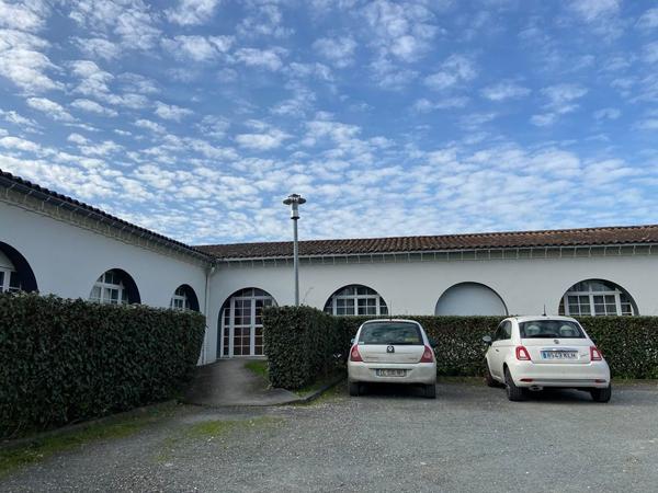 T2 MEUBLE - 800 € CC / MOIS - PESSAC CANDAU