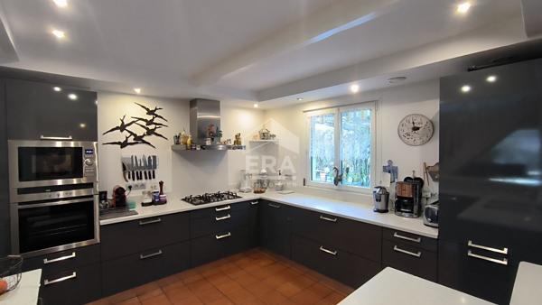 Ensemble immobilier Saint Germain Les Arpajon 6 pièce(s) 176 m2