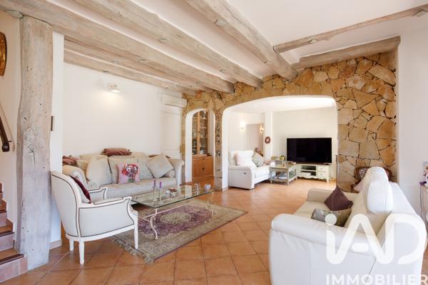 Maison à vendre 8 pièces 328 m² Fréjus