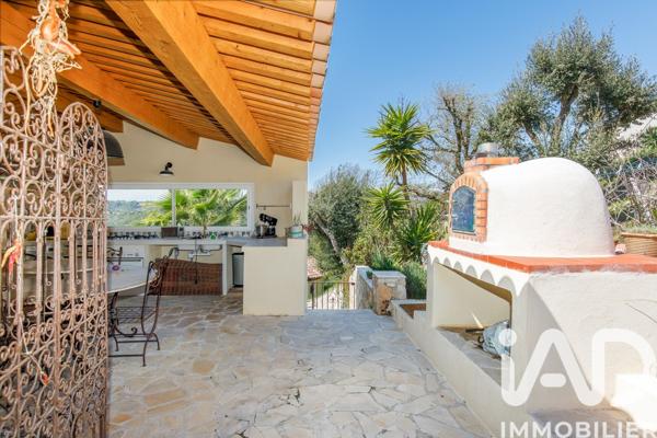 Maison à vendre 8 pièces 328 m² Fréjus