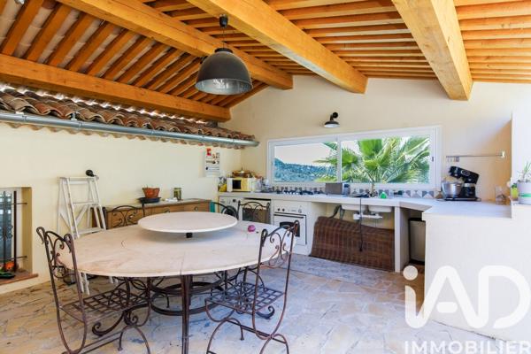 Maison à vendre 8 pièces 328 m² Fréjus