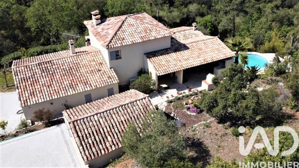 Maison à vendre 8 pièces 328 m² Fréjus