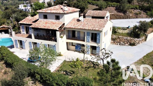 Maison à vendre 8 pièces 328 m² Fréjus