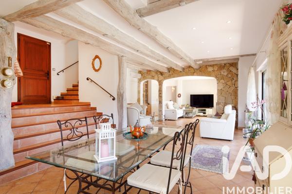 Maison à vendre 8 pièces 328 m² Fréjus