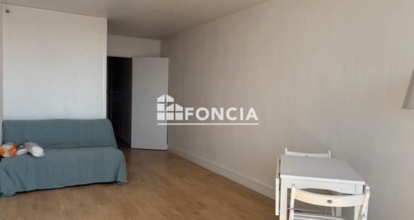 Location Studio meublé 27.06 m² - Paris 75018