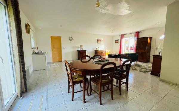 Maison à vendre    5 pièces •  Narrosse