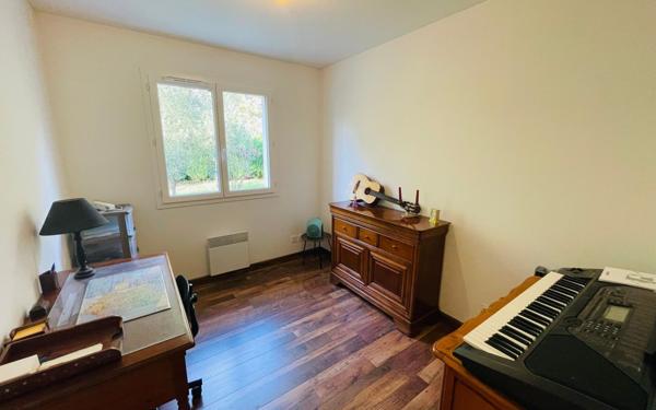 Maison à vendre    5 pièces •  Narrosse