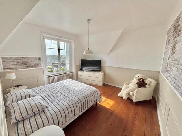 Plouhinec - 29780 -maison 4 chambres sur sous-sol total et garage, avec jardin