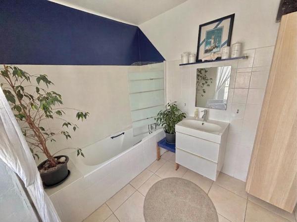 Plouhinec - 29780 -maison 4 chambres sur sous-sol total et garage, avec jardin