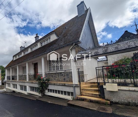 Maison d exception construction coloniale avec un magnifique espace arrondi en verriere