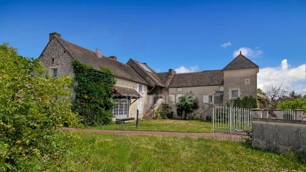 A vendre Magnifique Demeure de 11 pièces FONTAINES (71) 7 chambres garage atelier 6000 m² de terrain !