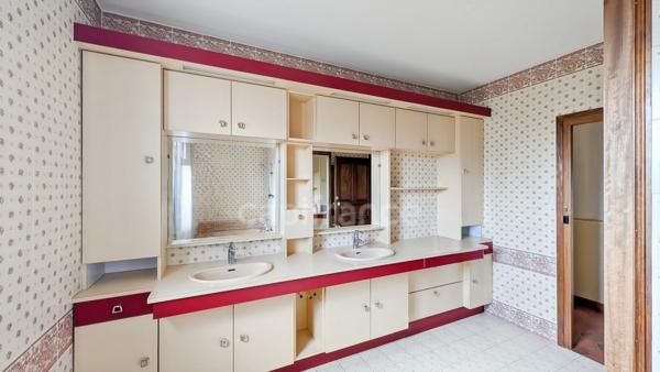 A vendre Magnifique Demeure de 11 pièces FONTAINES (71) 7 chambres garage atelier 6000 m² de terrain !