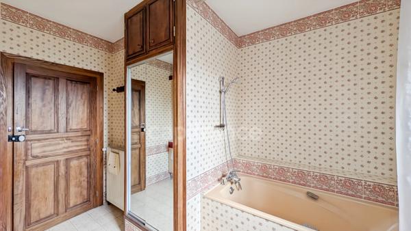A vendre Magnifique Demeure de 11 pièces FONTAINES (71) 7 chambres garage atelier 6000 m² de terrain !