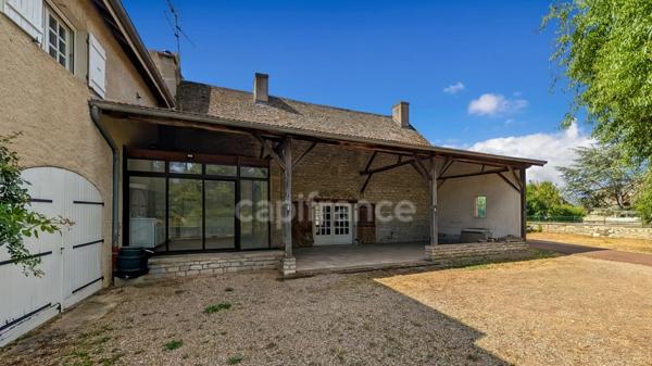 A vendre Magnifique Demeure de 11 pièces FONTAINES (71) 7 chambres garage atelier 6000 m² de terrain !
