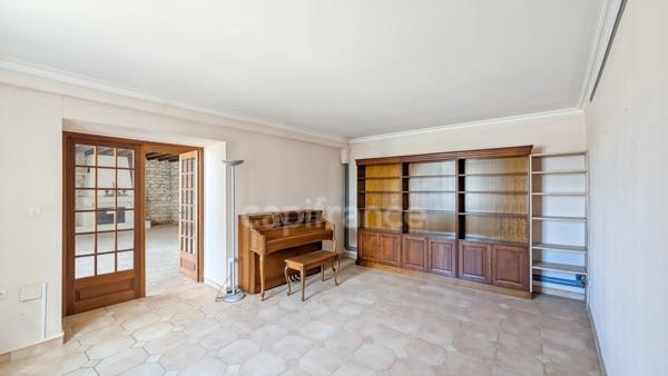 A vendre Magnifique Demeure de 11 pièces FONTAINES (71) 7 chambres garage atelier 6000 m² de terrain !