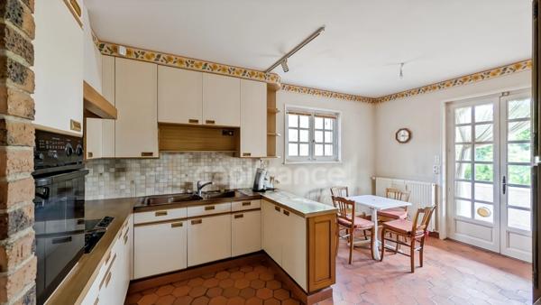 A vendre Magnifique Demeure de 11 pièces FONTAINES (71) 7 chambres garage atelier 6000 m² de terrain !