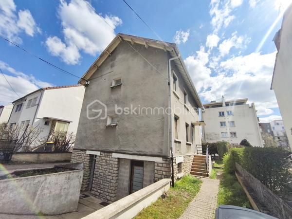 Maison en pierre de 270 m²