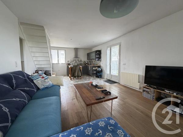Maison à vendre  9 pièces - 190 m 2   GRESSY  - 77