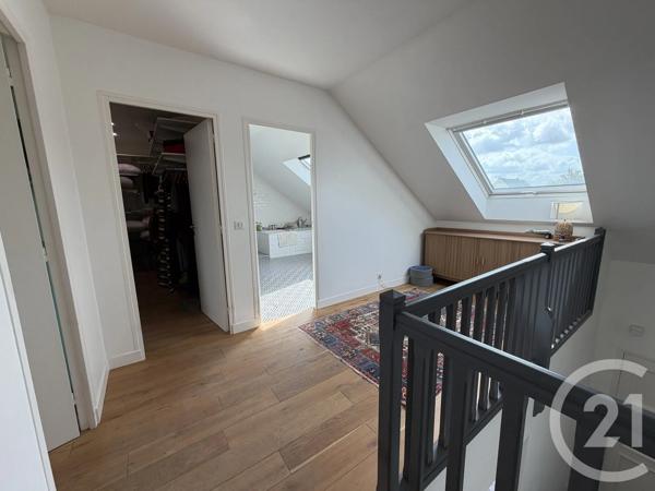 Maison à vendre  9 pièces - 190 m 2   GRESSY  - 77